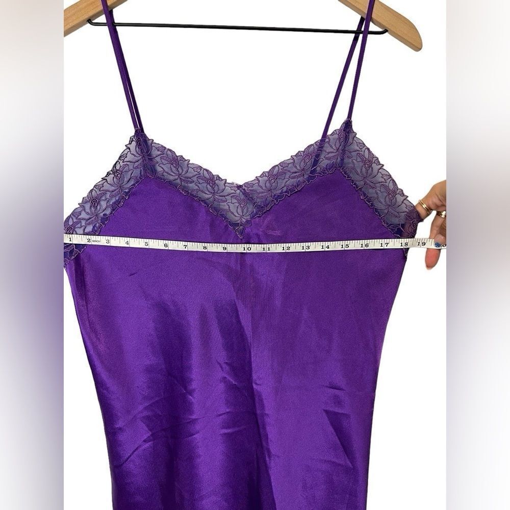 Vintage VS Gold Label Purple Embroidered Floral Lace Chemise Nightgown Slip - Picture 10 of 12